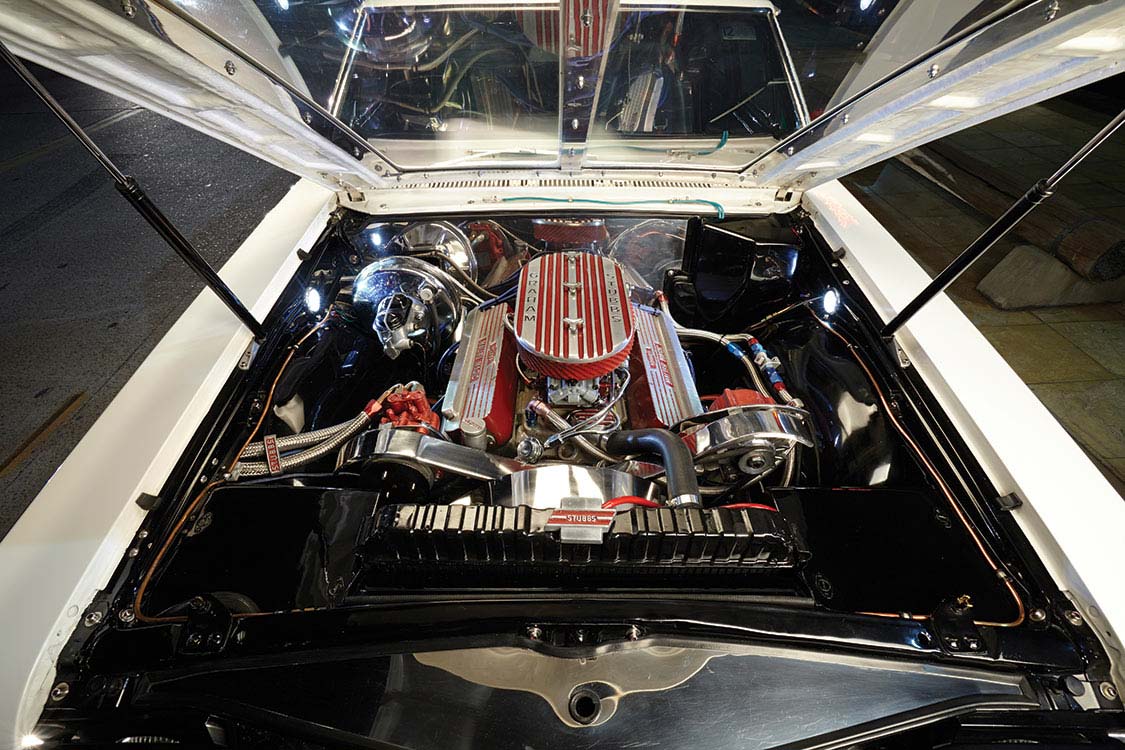 Engine of 1965 Chevelle Malibu Magic