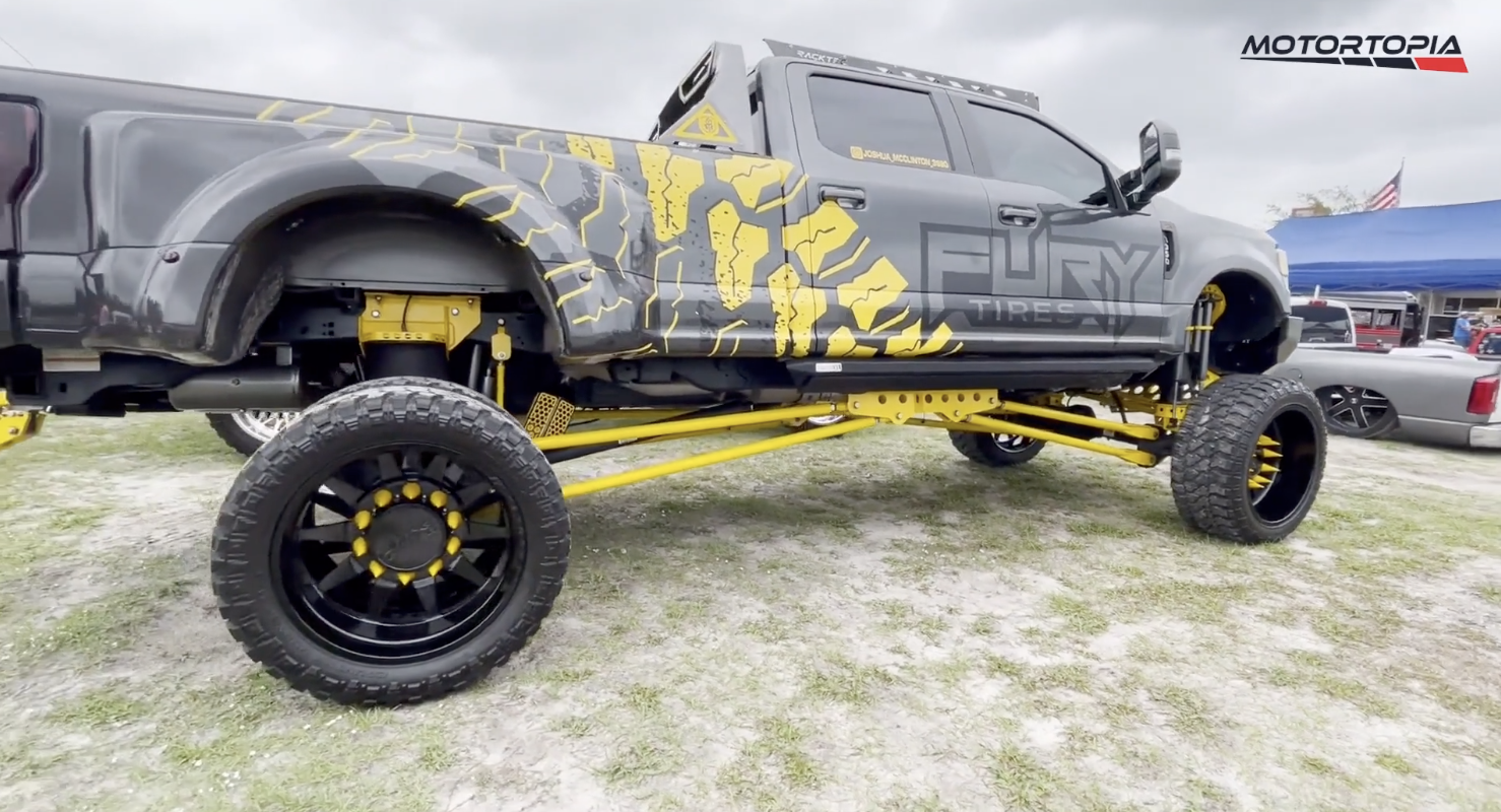 Custom Ford Super Duty with a crazy suspension
