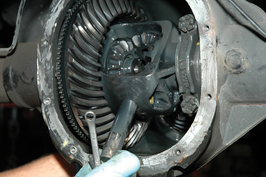 How to Install a Positraction Differential in a Ford Mustang ...