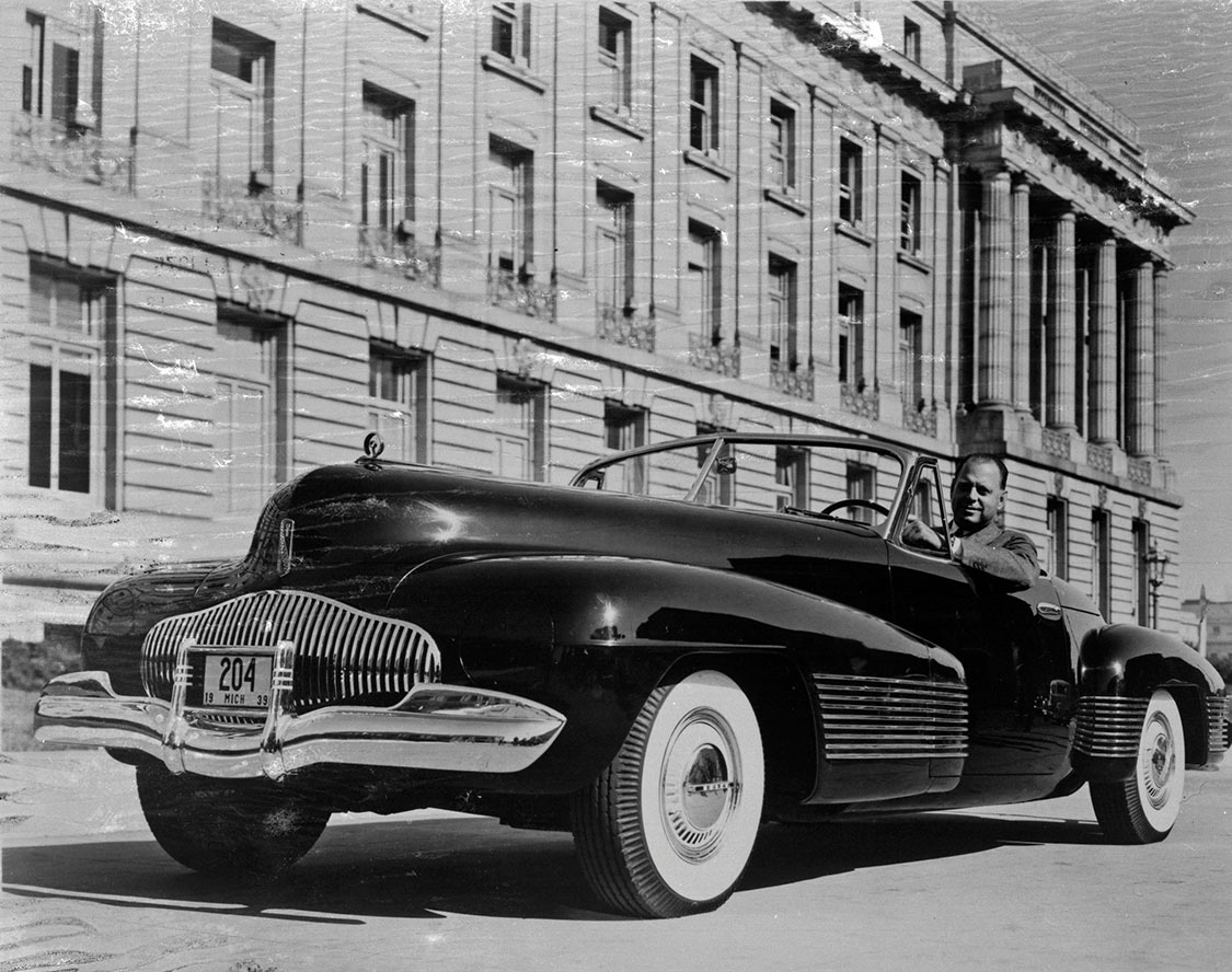 HARLEY EARL: THE MASTER OF STYLE