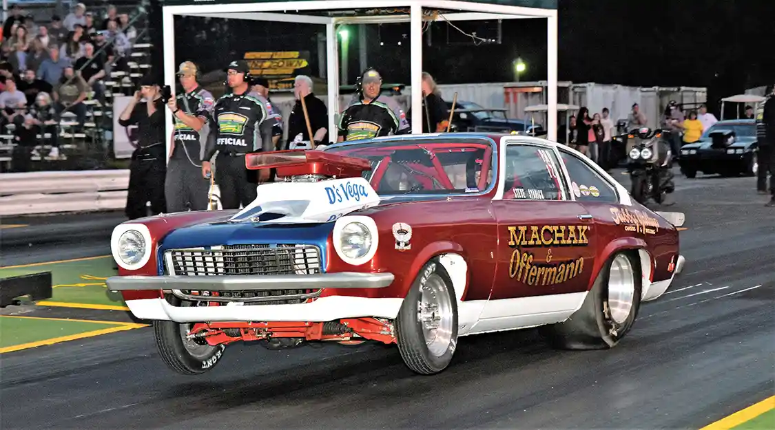 Nostalgia drag racing